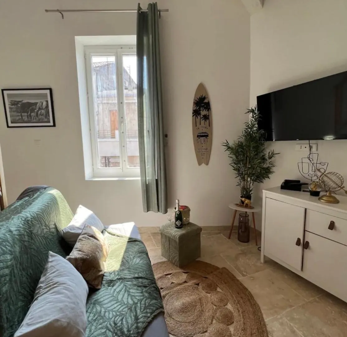 Duplex A 2 Pas De La Vielle Ville D Avignon Apartment