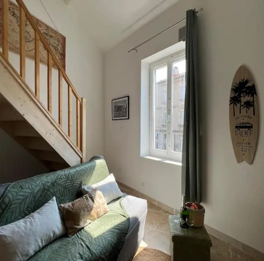 Duplex A 2 Pas De La Vielle Ville D Avignon 0*,  France